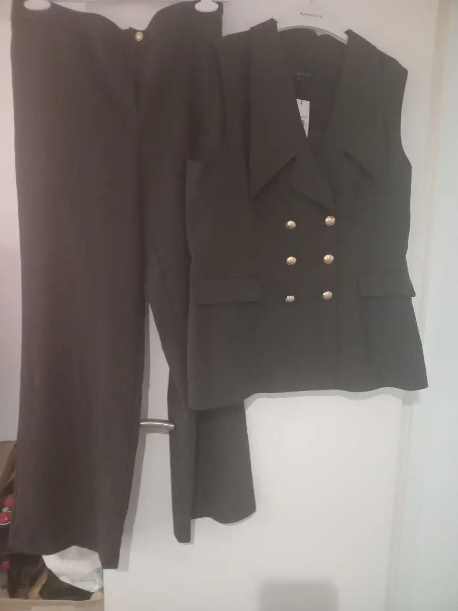Tailleur sans manche